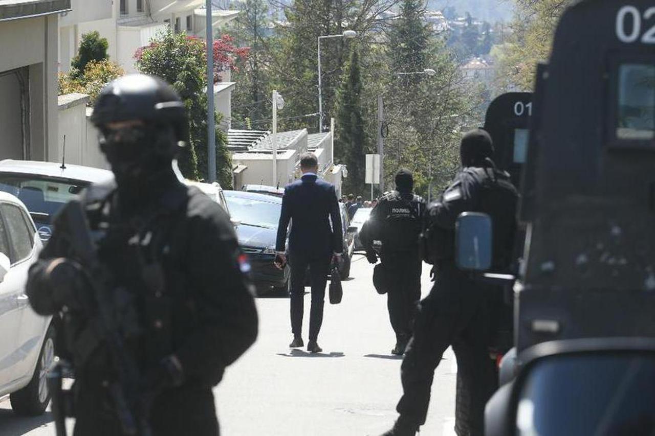 policija