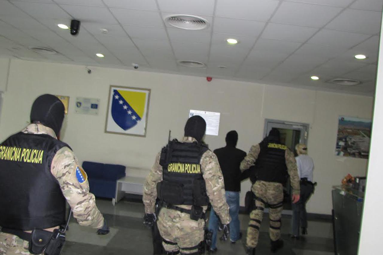 policija