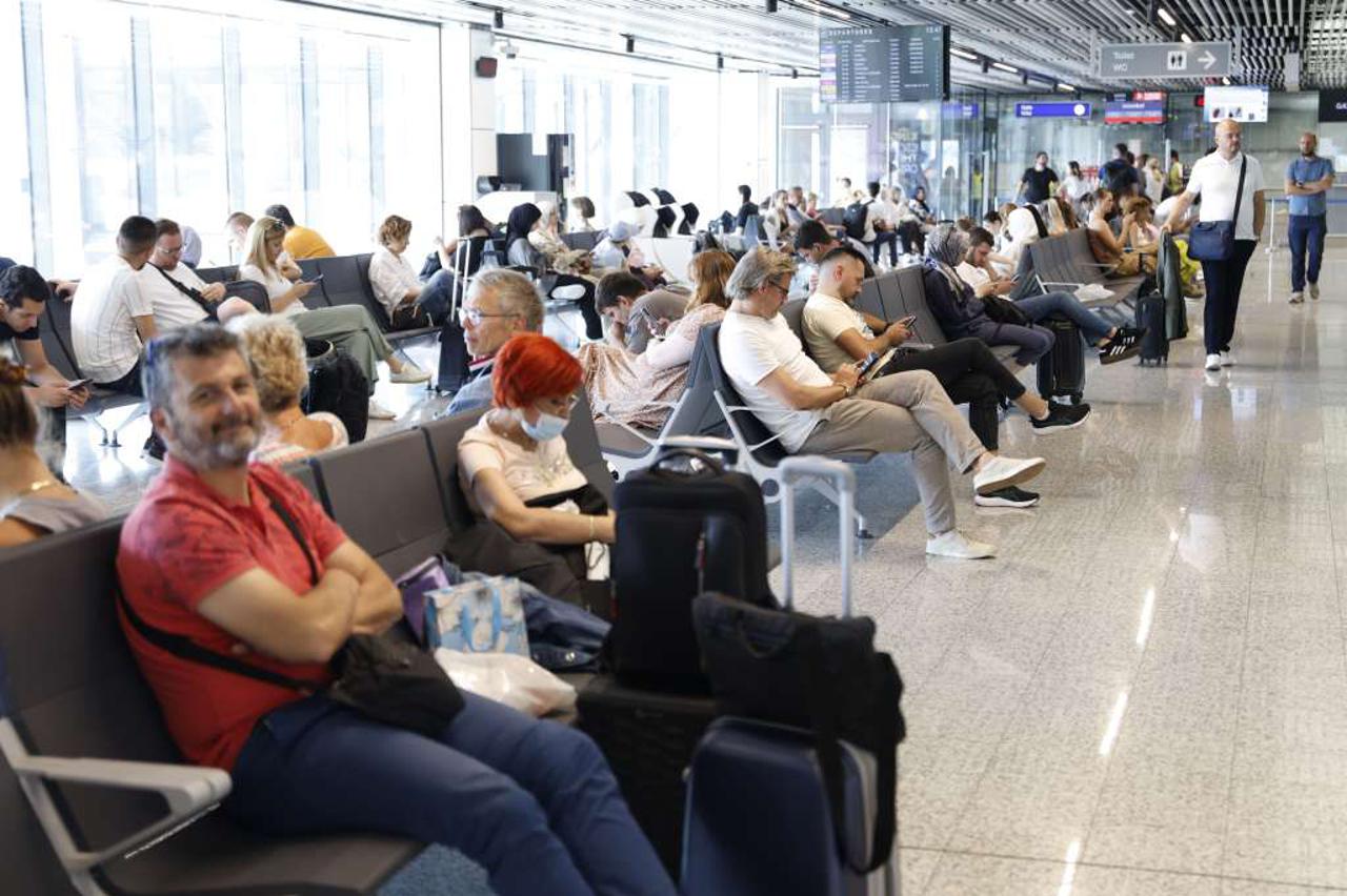MeđunarodnI aerodrom Sarajevo, Zračna luka u Sarajevu