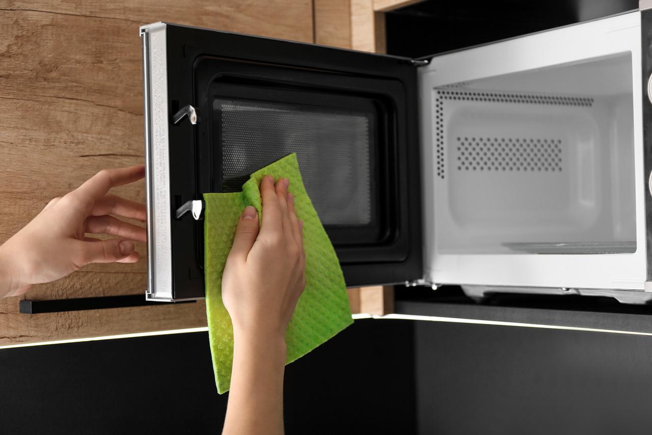 mikrovalna pećnica, čišćenje