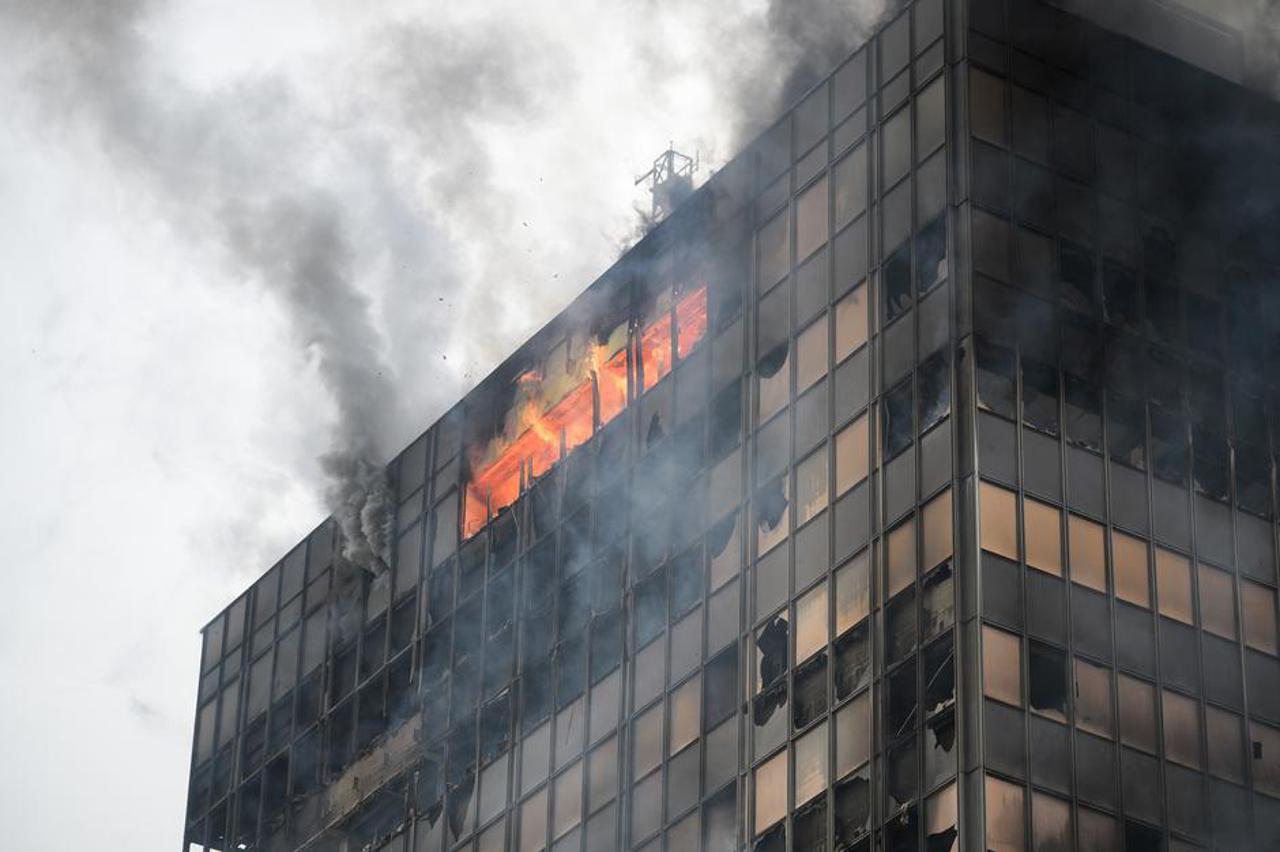 požar na zgradi vjesnika