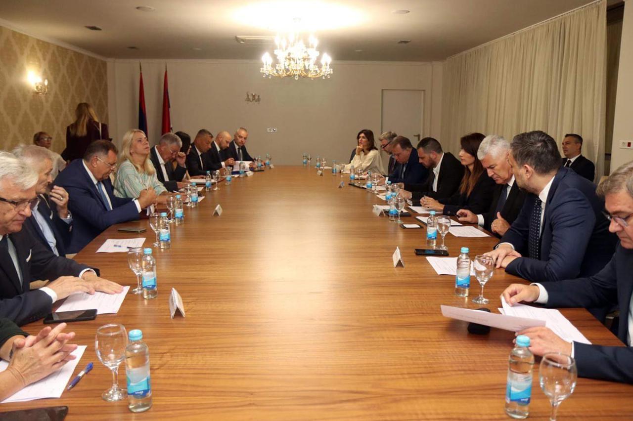 sastanak lidera trojke, hdz-a i snsd-a