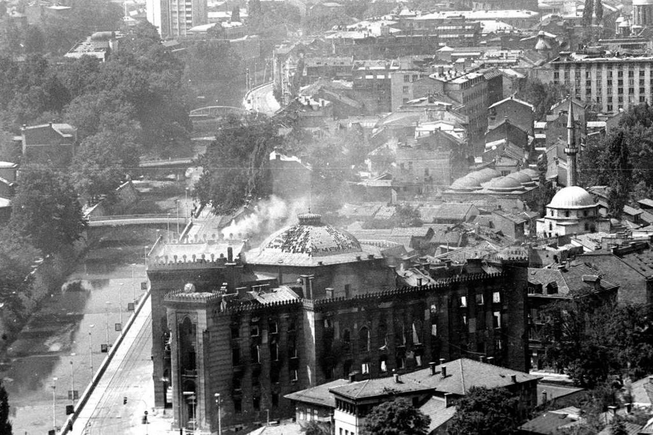 zapaljena sarajevska Vijećnica