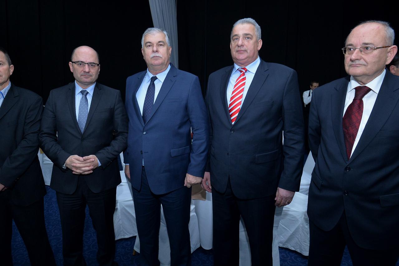 02.12.2016., Zagreb - Gastro Globus, vecer Sirokobrijezana. Milijan Brkic, Miro Kraljevic,  Bozo Ljubic.  Photo: Marko Lukunic/PIXSELL