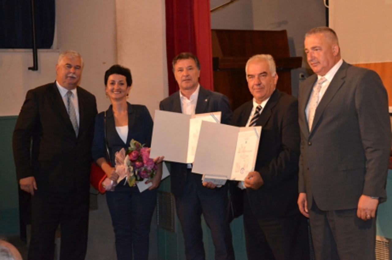 priznanja široki brijeg