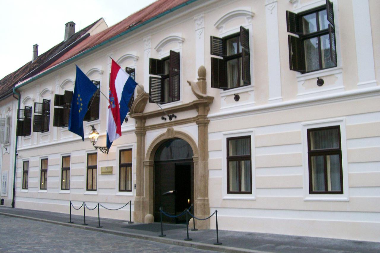Banski dvori