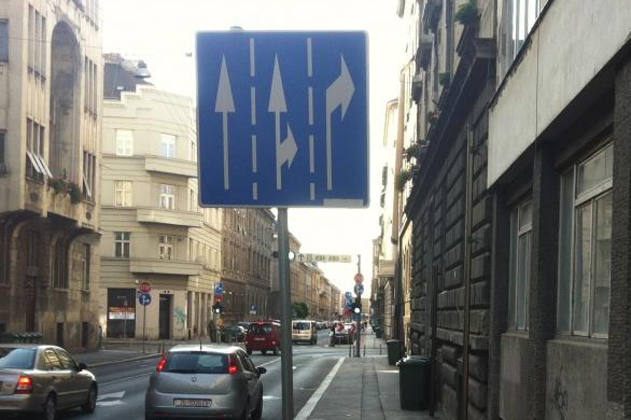 Nema putokaza, Palmotićeva (1)