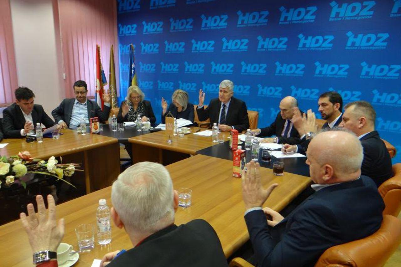 Predsjedništvo HNS-a