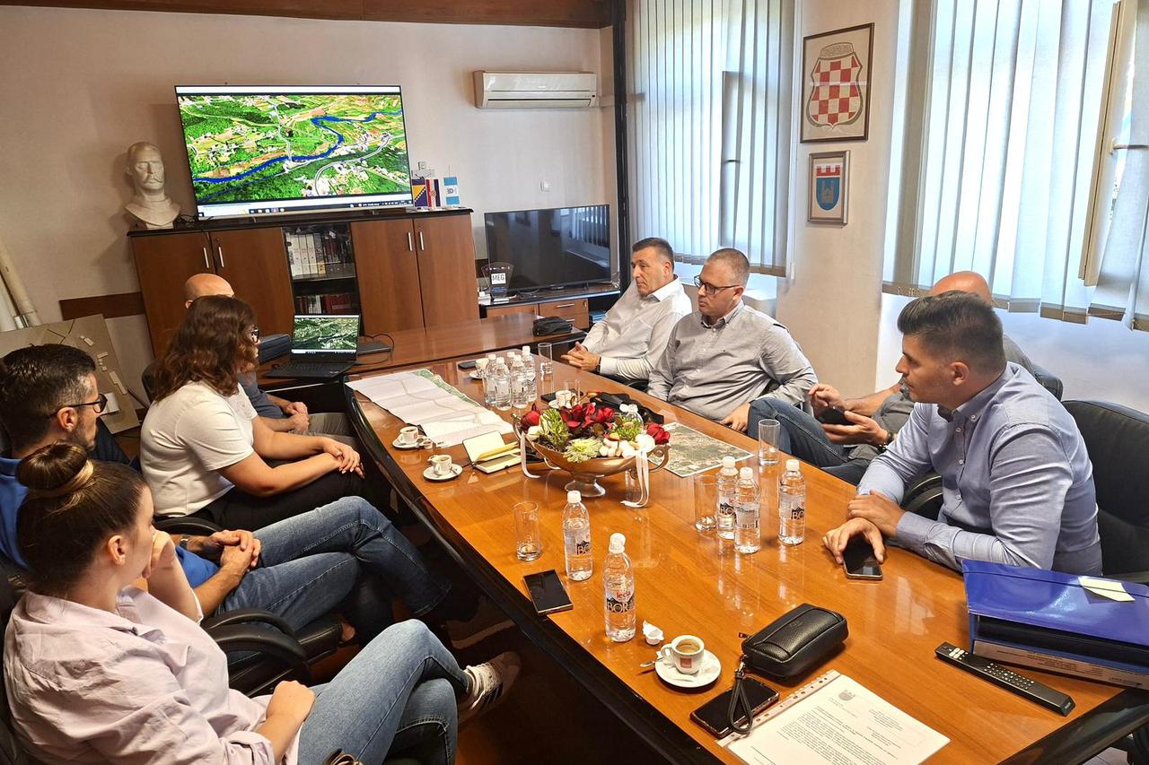 prezentirana nova trasa prometnice Knešpolje - Uzarići