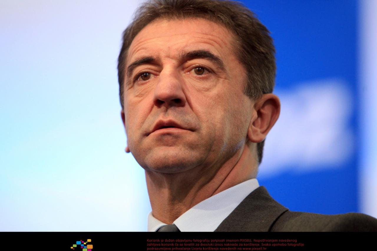 '04.12.2011., Trg zrtava fasizma bb, Zagreb - Celnici HDZ-a cekaju izborne rezultate u Domu Hrvatskog drustva likovnih umjetnika. Darko Milinovic.  Photo: Robert Anic/PIXSELL'