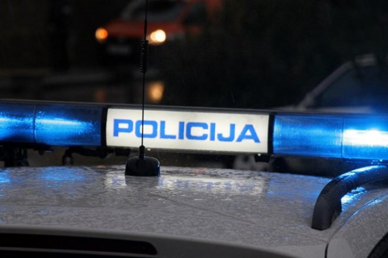 policija