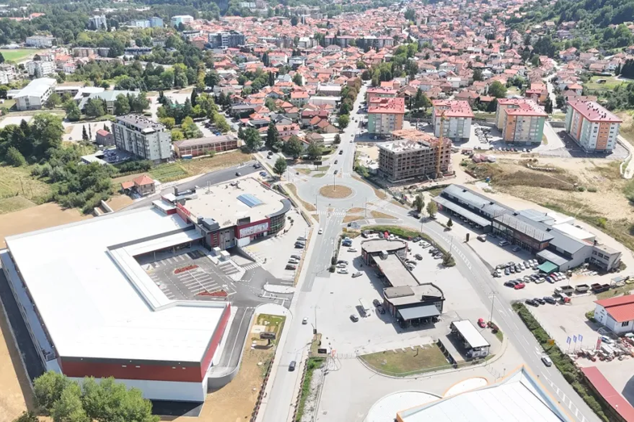 trgovački centar kod Visokog