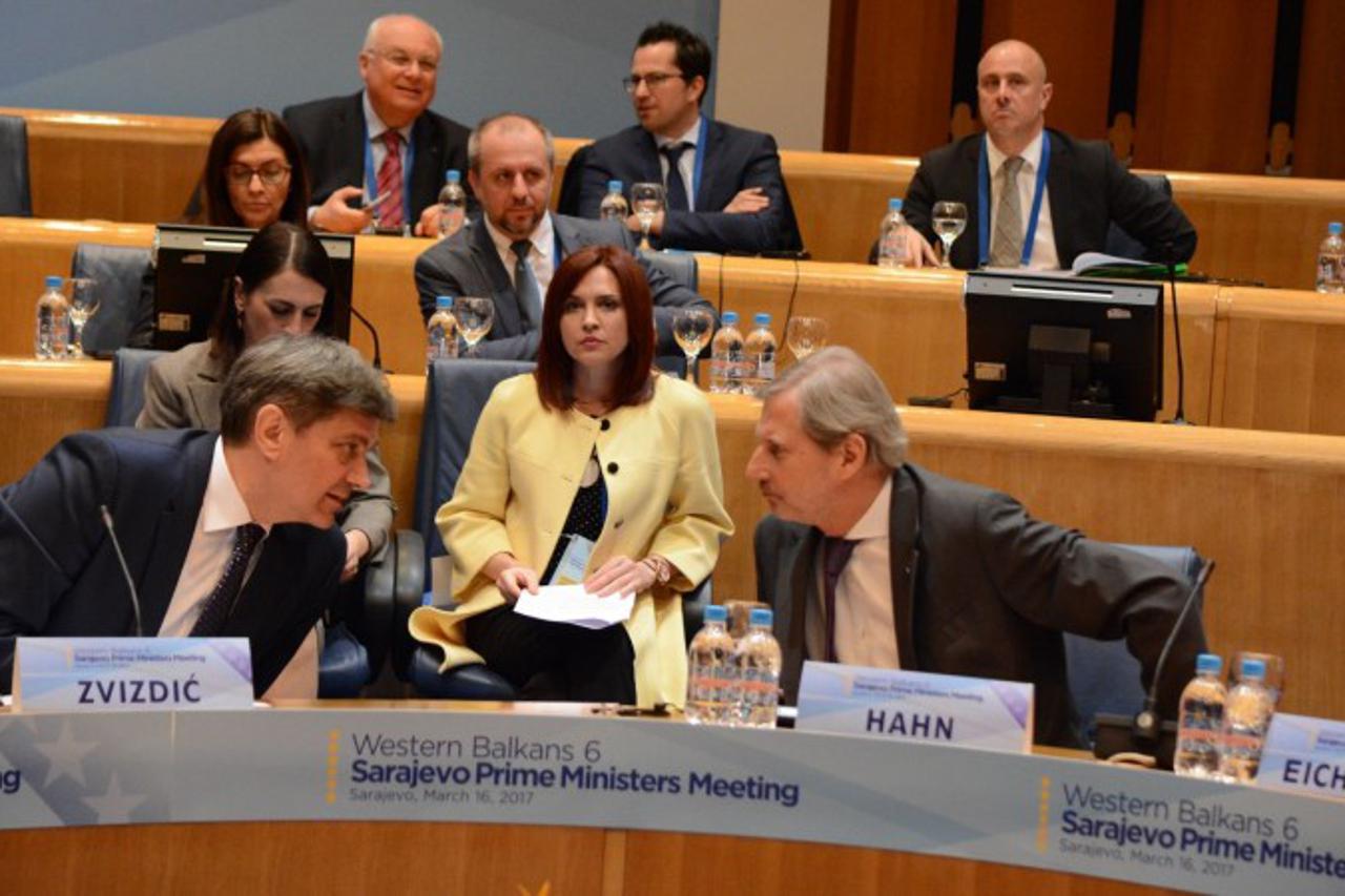 Hahn i Zvizdić