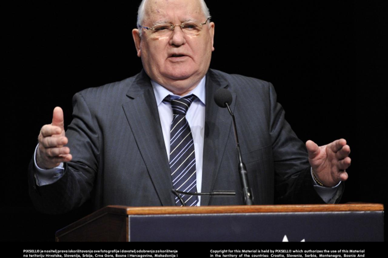 'WORLD RIGHTS NO USA, FRANCE, AUSTRALIA.   Former President Mikhail Gorbachev speaks during the opening ceremony Chicago USA 23/04/2012  BYLINE UPI/BIGPICTURESPHOTO.COM:   REF:938 (BK)  USAGE OF THIS 