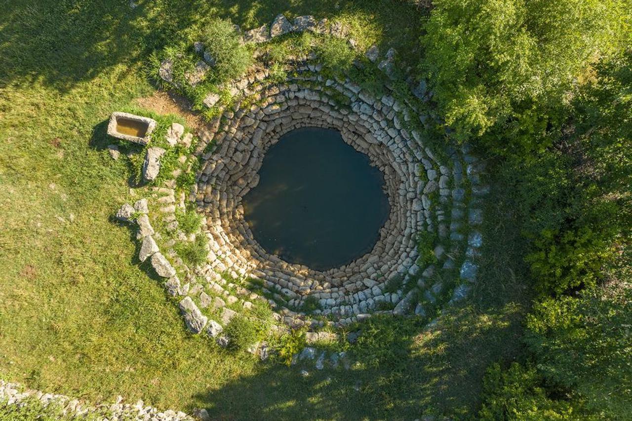 grčki bunar - Neveš voda