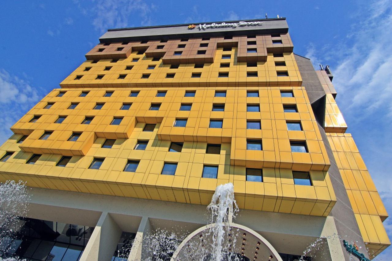 Hotel Holiday