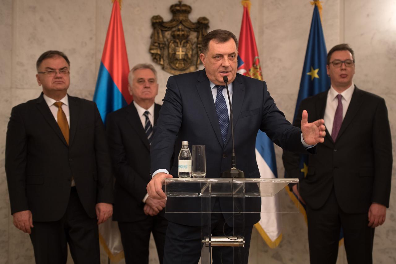 22.02.2017., Beograd, Republika Srbija - Konferencija za novinare predsjednika Republike Srpske Milorada Dodika i predsjedavajuceg Predsjednistva Bosne i Hercegovine Mladena Ivanica nakon razgovora s predsjednikom i premijerom Srbije Tomislavom Nikolicem 