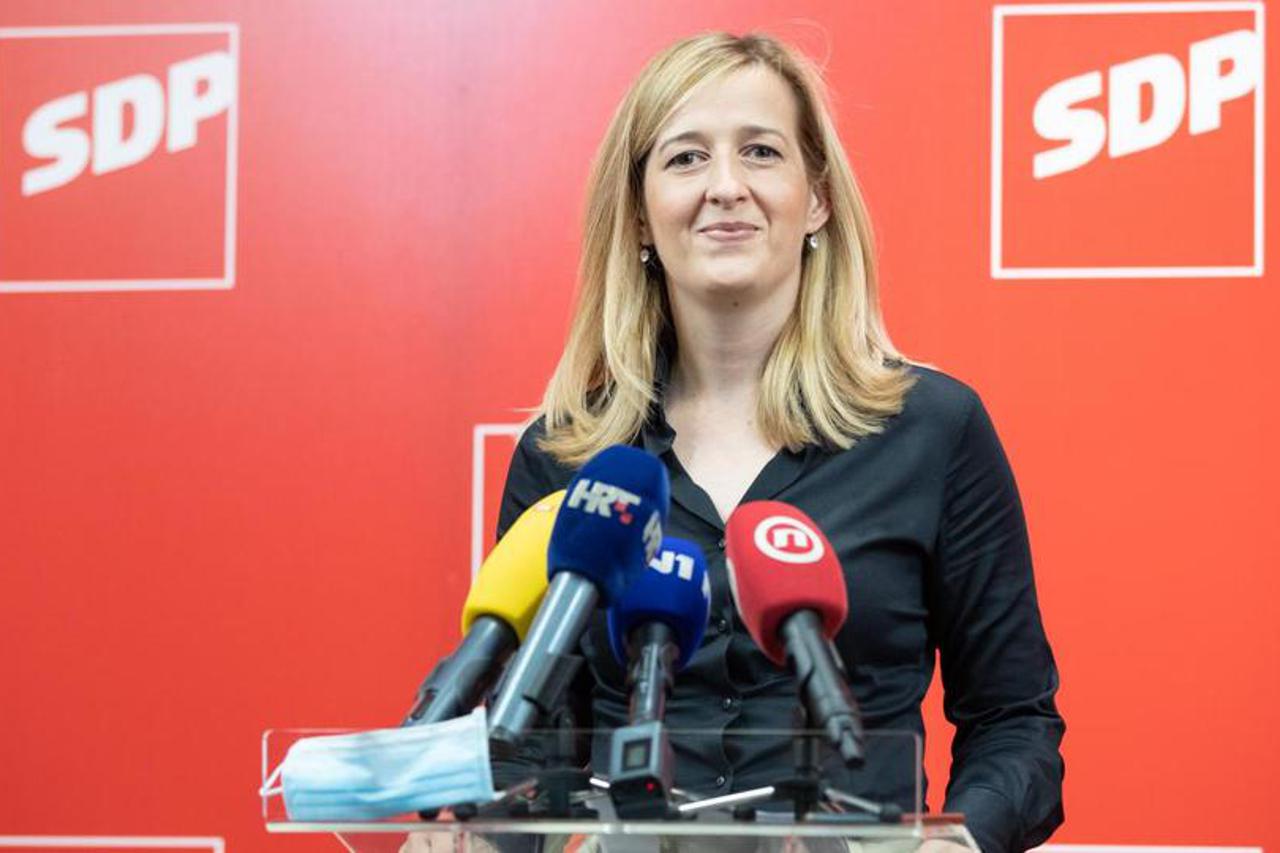 mirela ahmetović