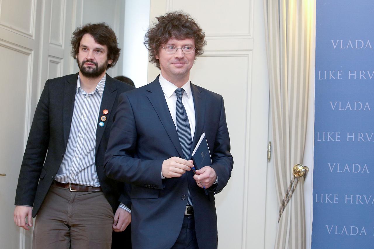 29.02.2016., Zagreb - Prvi potpredsjednik Vlade Republike Hrvatske Tomislav Karamarko primio je u Banskim dvorima, voditelja ekspertne radne skupine za provedbu Cjelovite kurikularne reforme Borisa Jokica. Voditelj ekspertne skupine Jokic predstavio je do