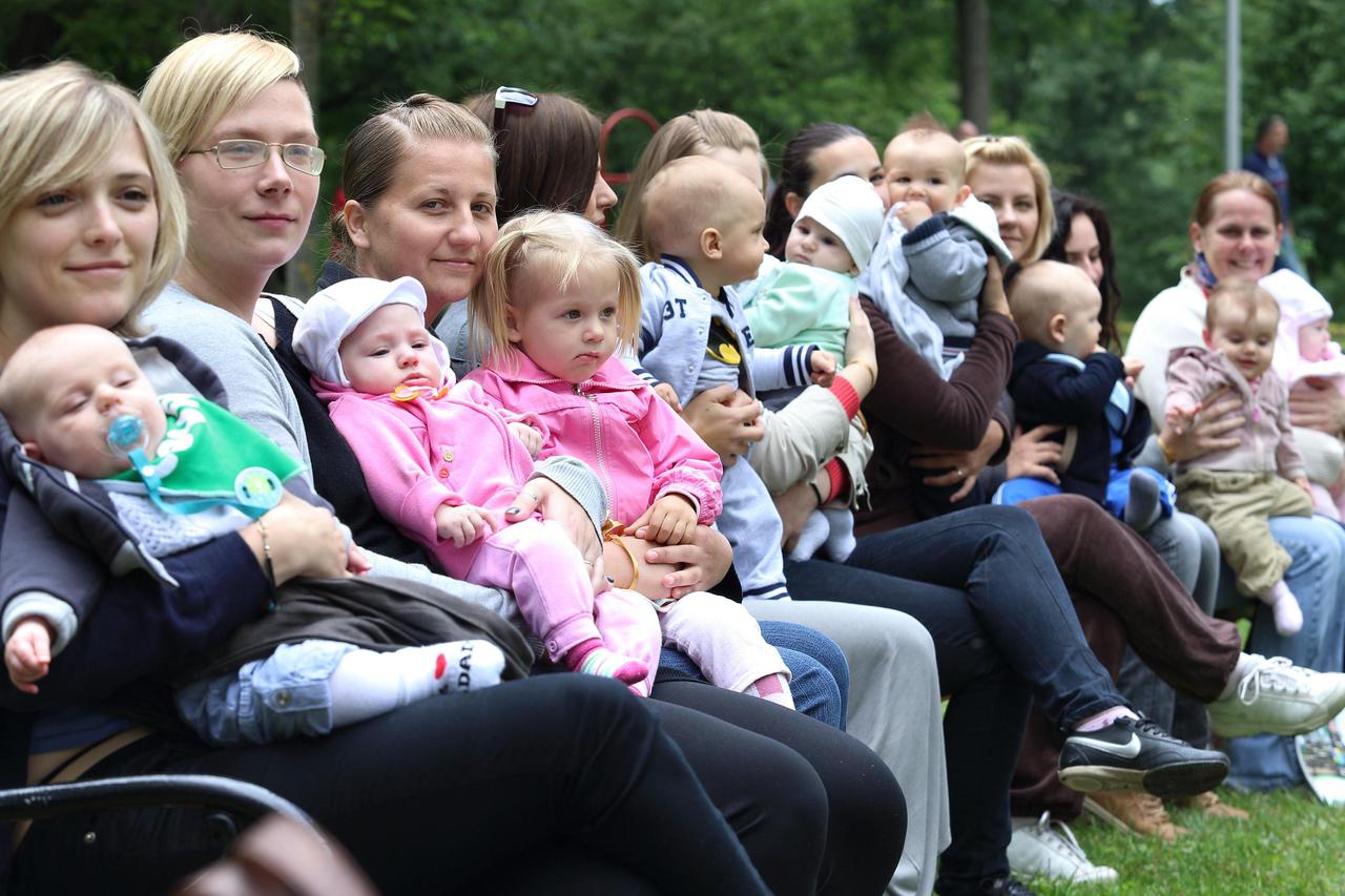 Dojilje i bebe