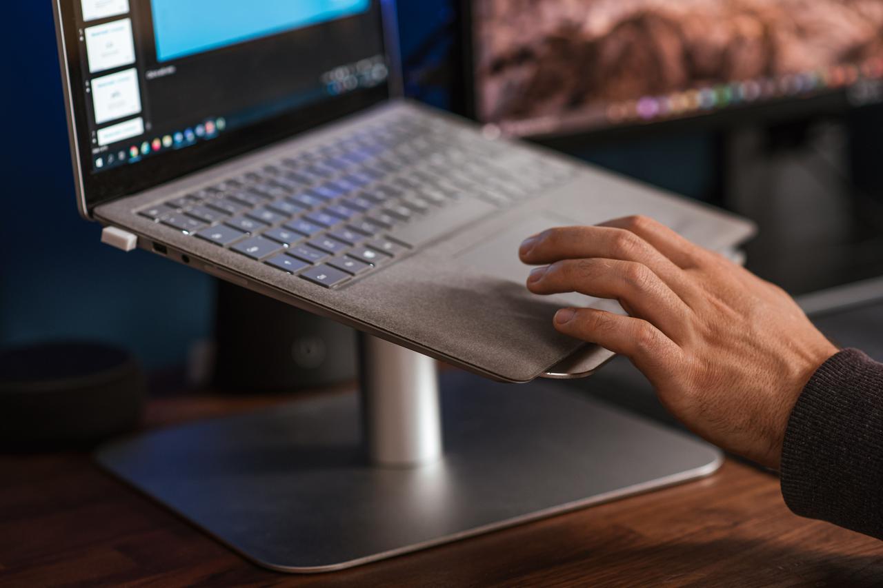 Laptop, internet