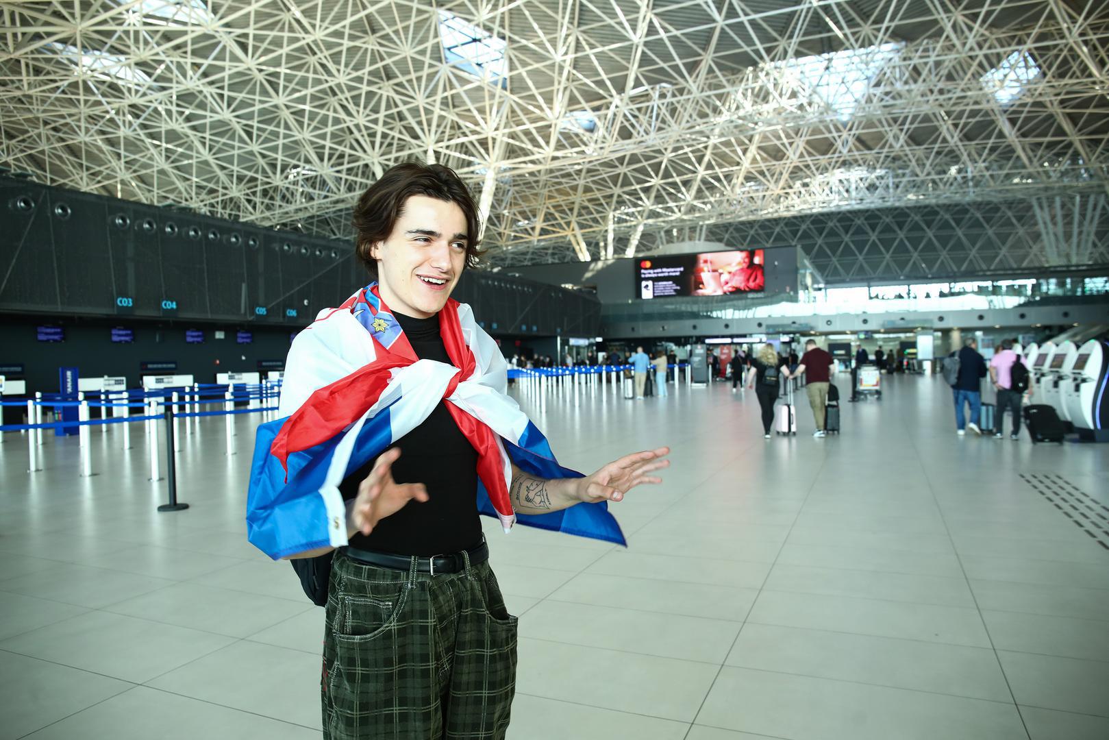 Hrvatski predstavnik, talentirani Marko Bošnjak, sa svojom pjesmom "Poison Cake" stupit će na veliku eurovizijsku pozornicu kao 14. izvođač u prvoj polufinalnoj večeri, zakazanoj za utorak, 13. svibnja