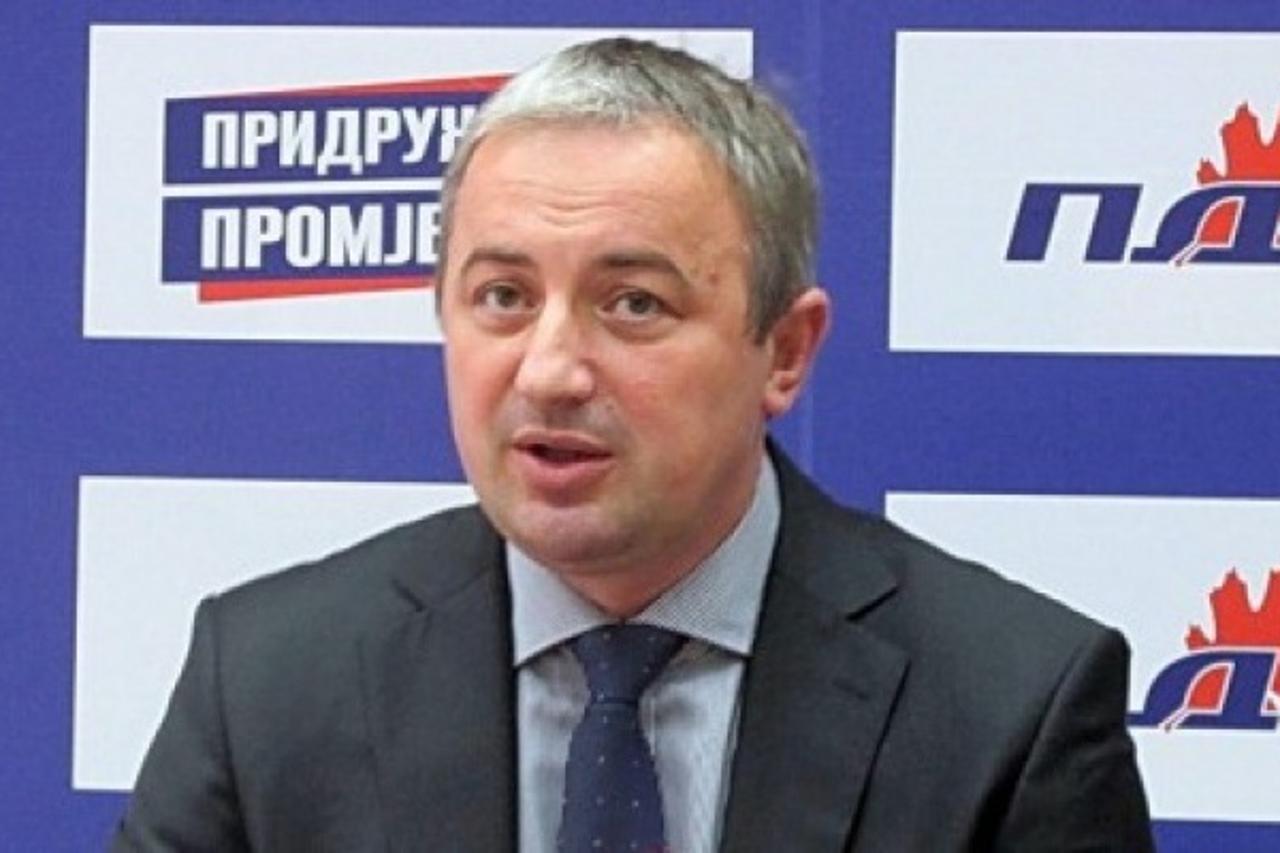 Branislav Borenovi