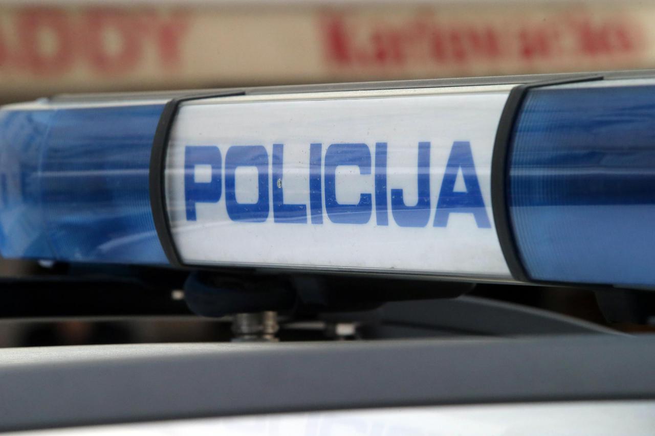 policija