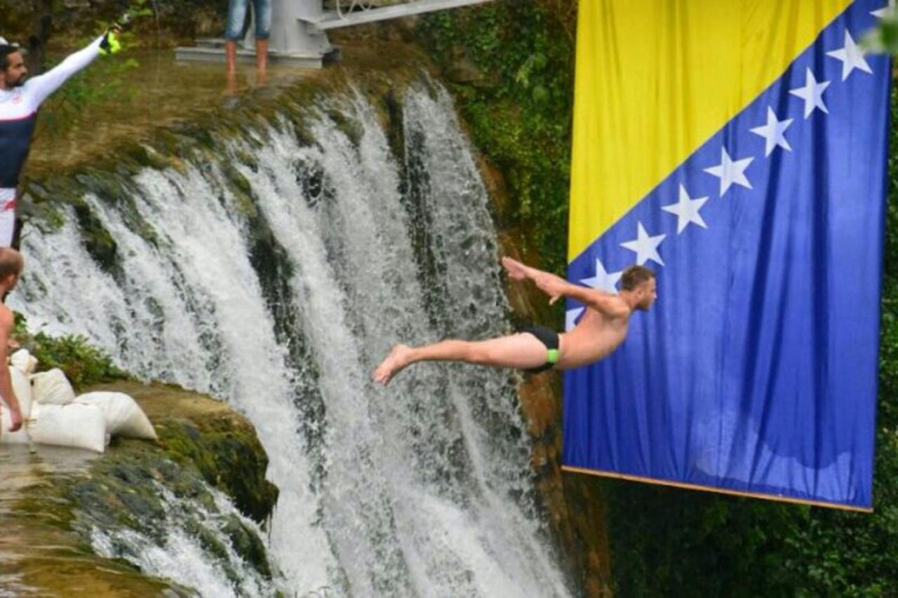 skokovi u Jajcu 