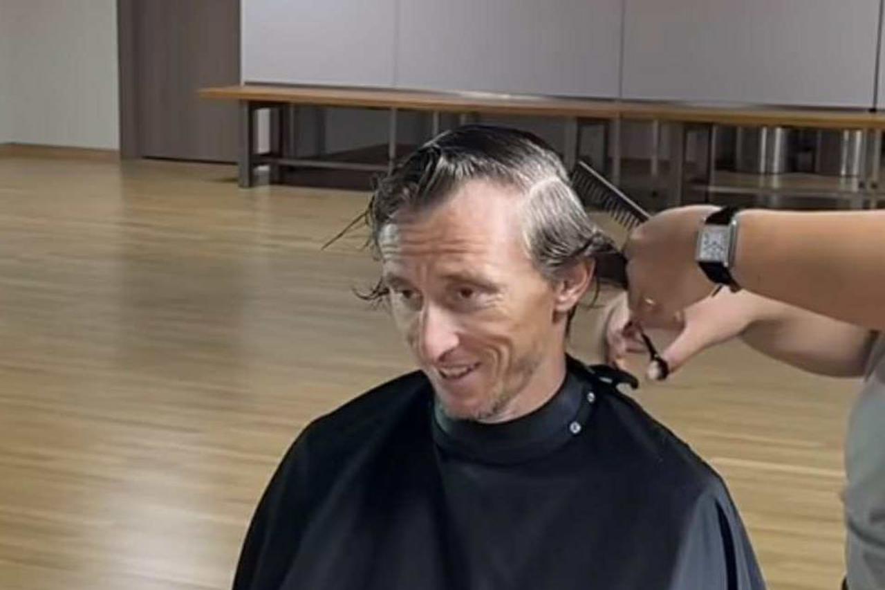 Modrić šišanje