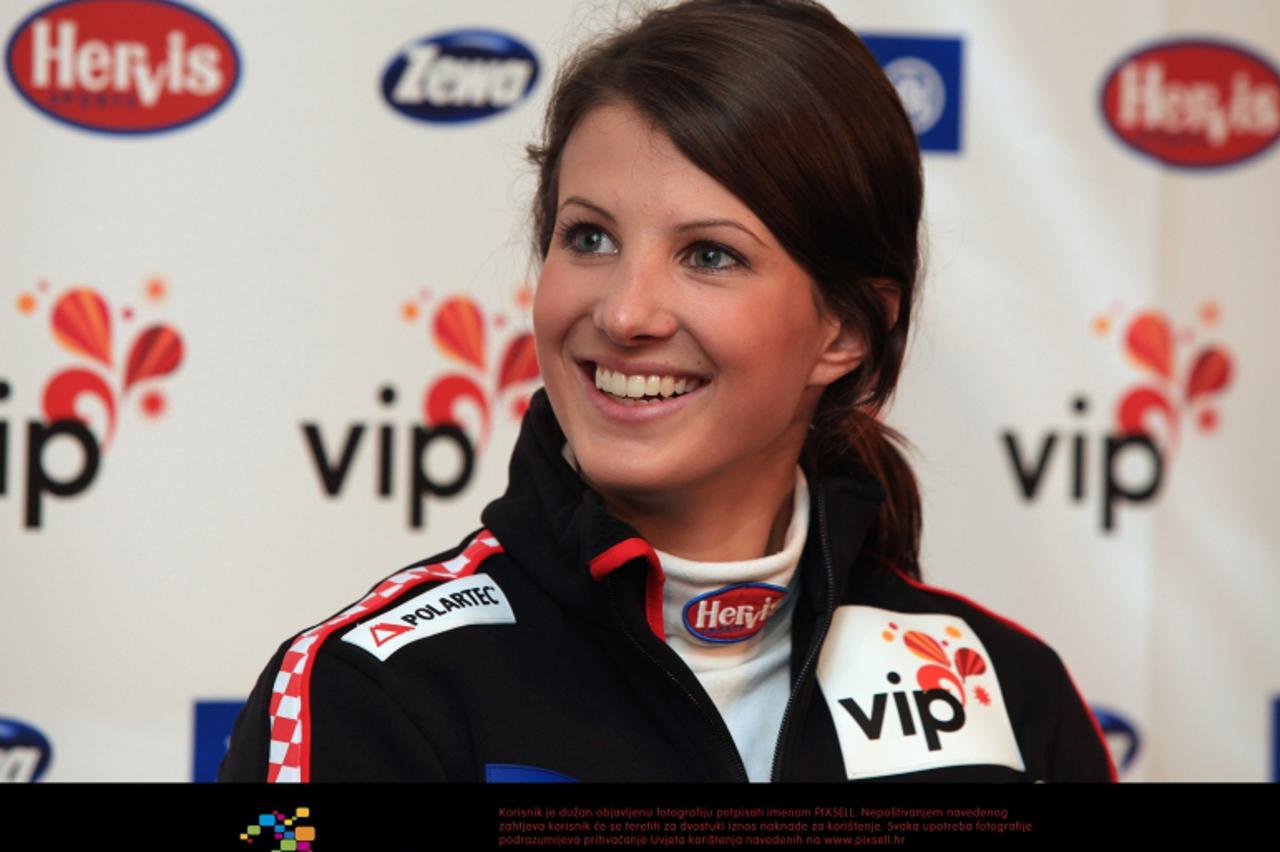 \'09.11.2010. Zagreb - Na konferenciji za tisak Hrvatskog skijaskog saveza potpisan je novi sponzosrki ugovor sa Raiffeisen grupom.Ana Jelusic Photo: Patrik Macek/PIXSELL\'