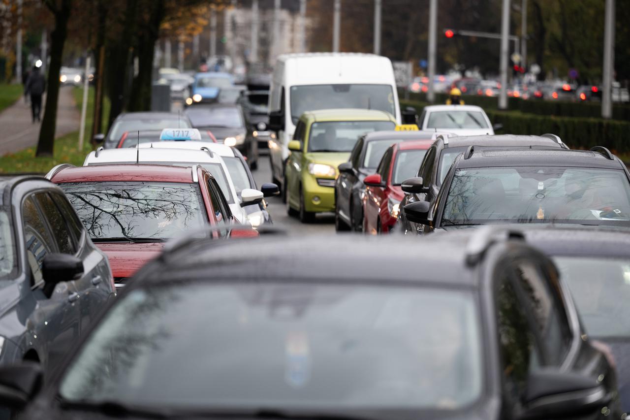 automobili, vozila