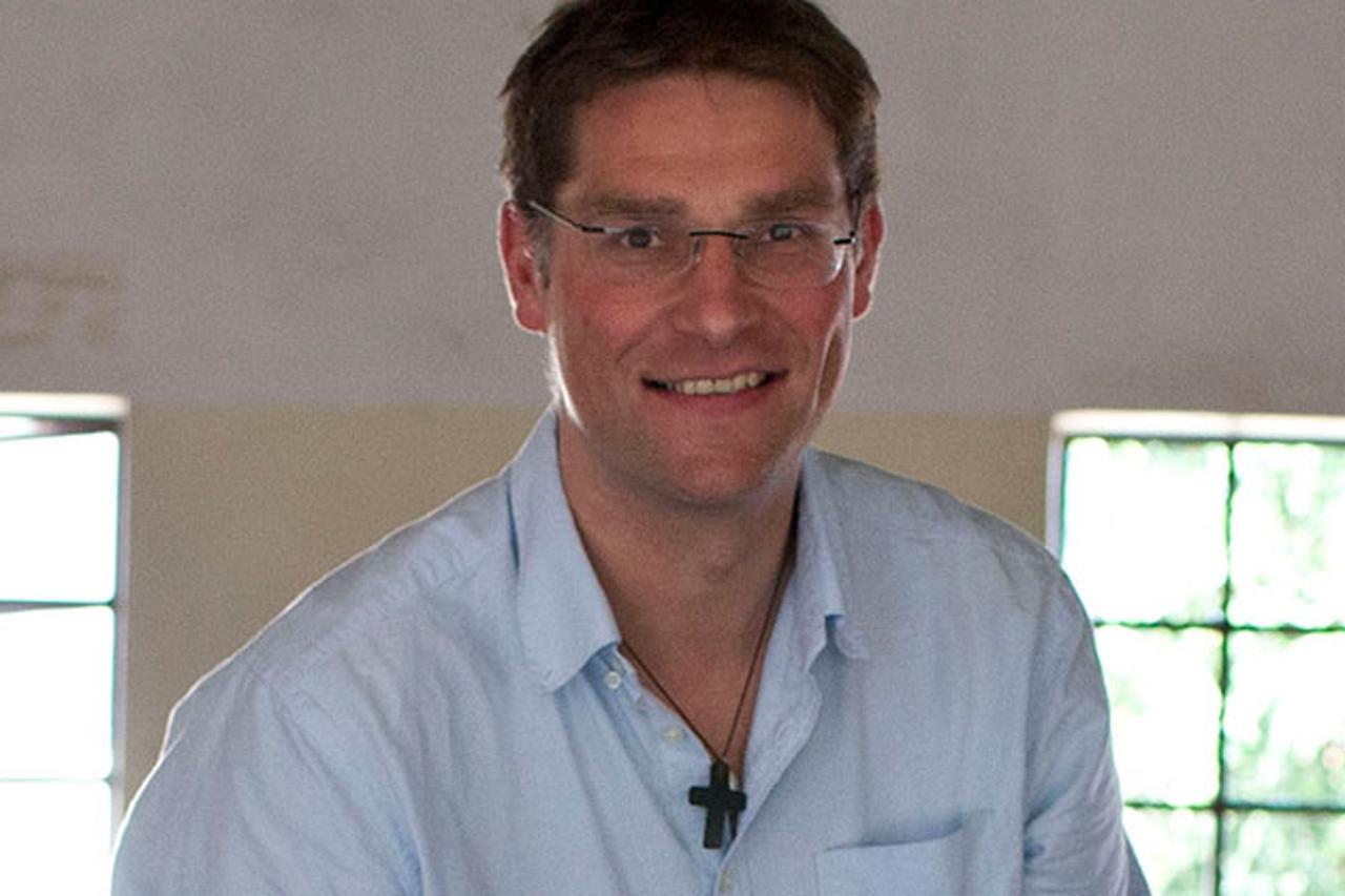 Magnus MacFarlane-Barrow