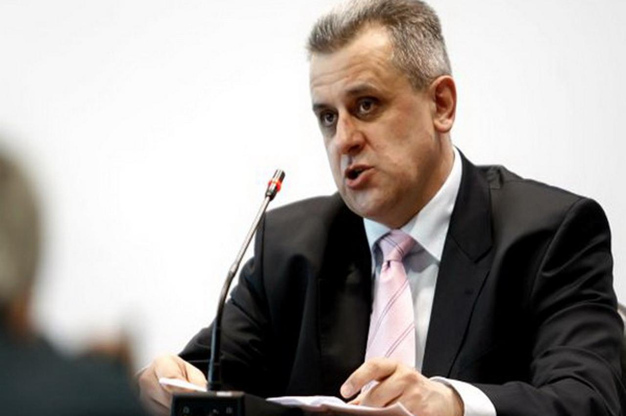 Dubravko Lovrenović