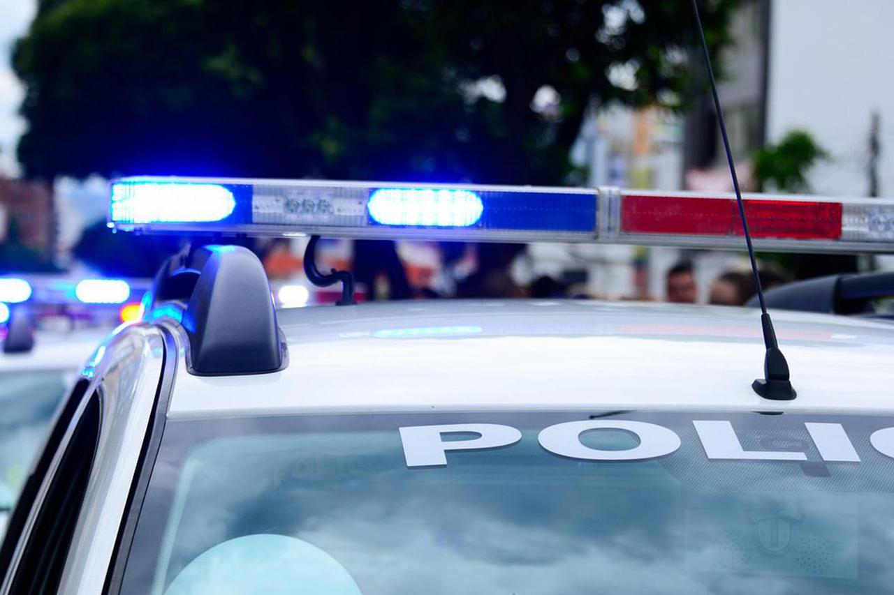 policija