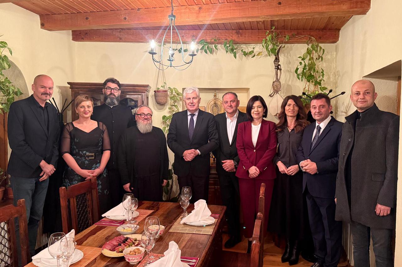 Božićni prijem u manastiru Žitomislić