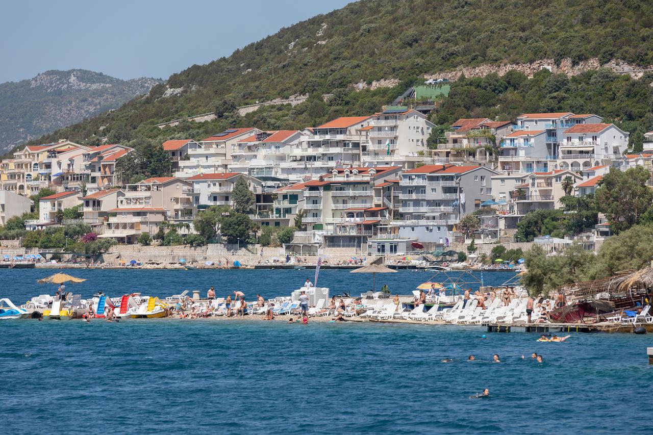 Neum