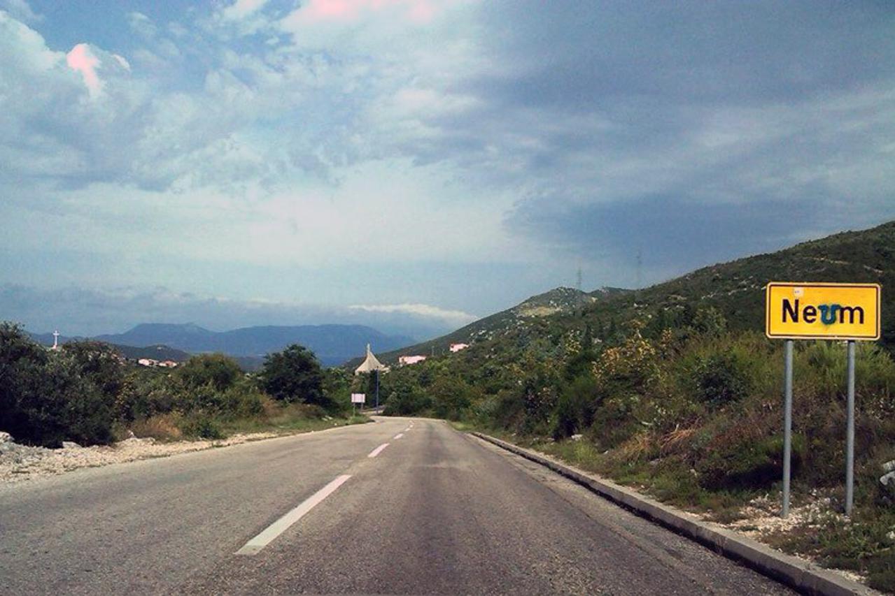 cesta neum