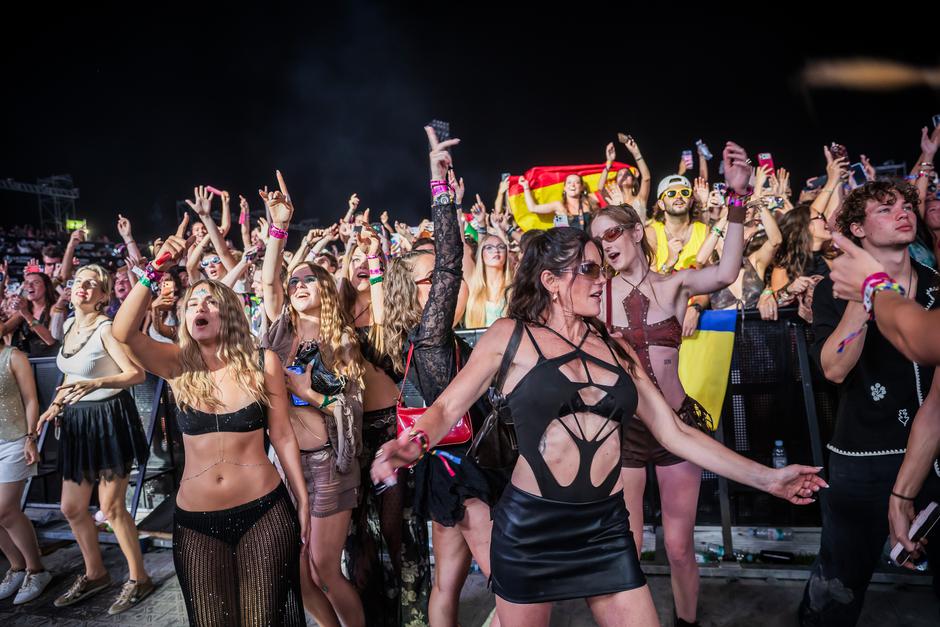 Ultra Europe Split