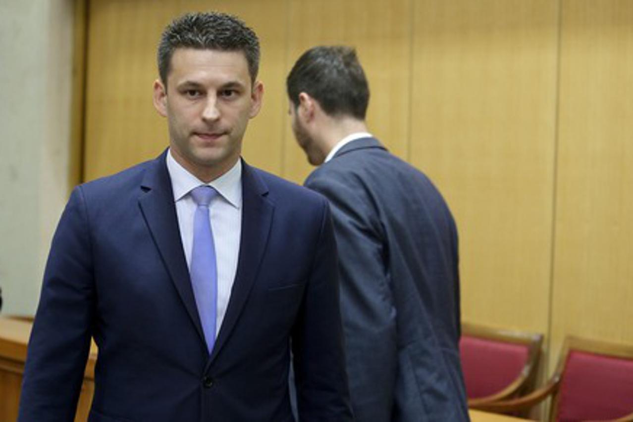 Božo Petrov