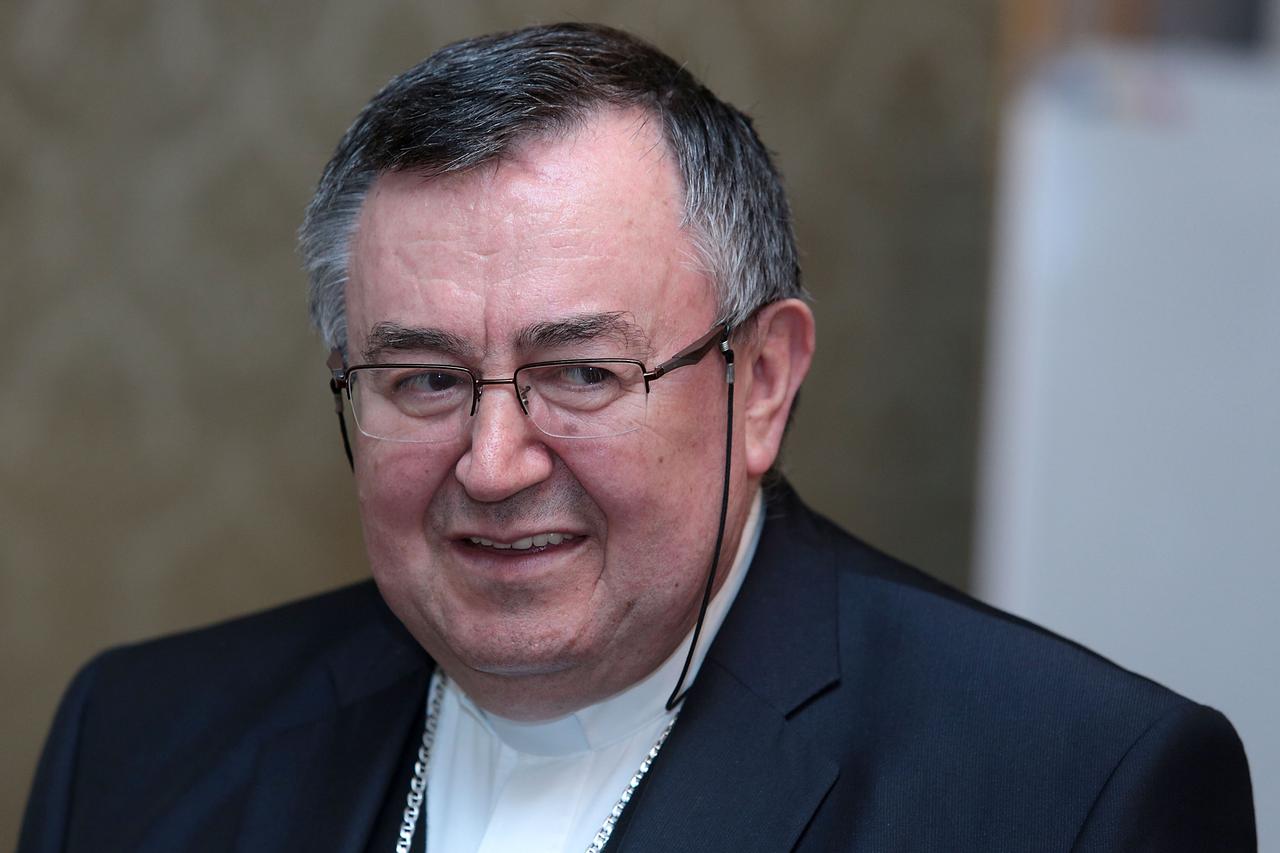 18.04.2016., Zagreb - Predsjednik Vlade Republike Hrvatske Tihomir Oreskovic sastao se u Banskim dvorima s kardinalom Vinkom Puljicem. Vinko Puljic.  Photo: Patrik Macek/PIXSELL