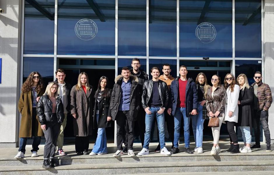 Laura Ivandić, Vlatka Šimović, Mateo Skoko, Nikolina Raič, Josipa Zorić, Ivan Kutleša, Petar Vukoja, Tomi Mioč, Petar Babić, Grgo Jukić, Antonela Zlomislić, Magdalena Drežnjak, Katarina Šimunović, Andrea Anić, Stjepan Radoš, Matea Primorac i Hana Velagić,