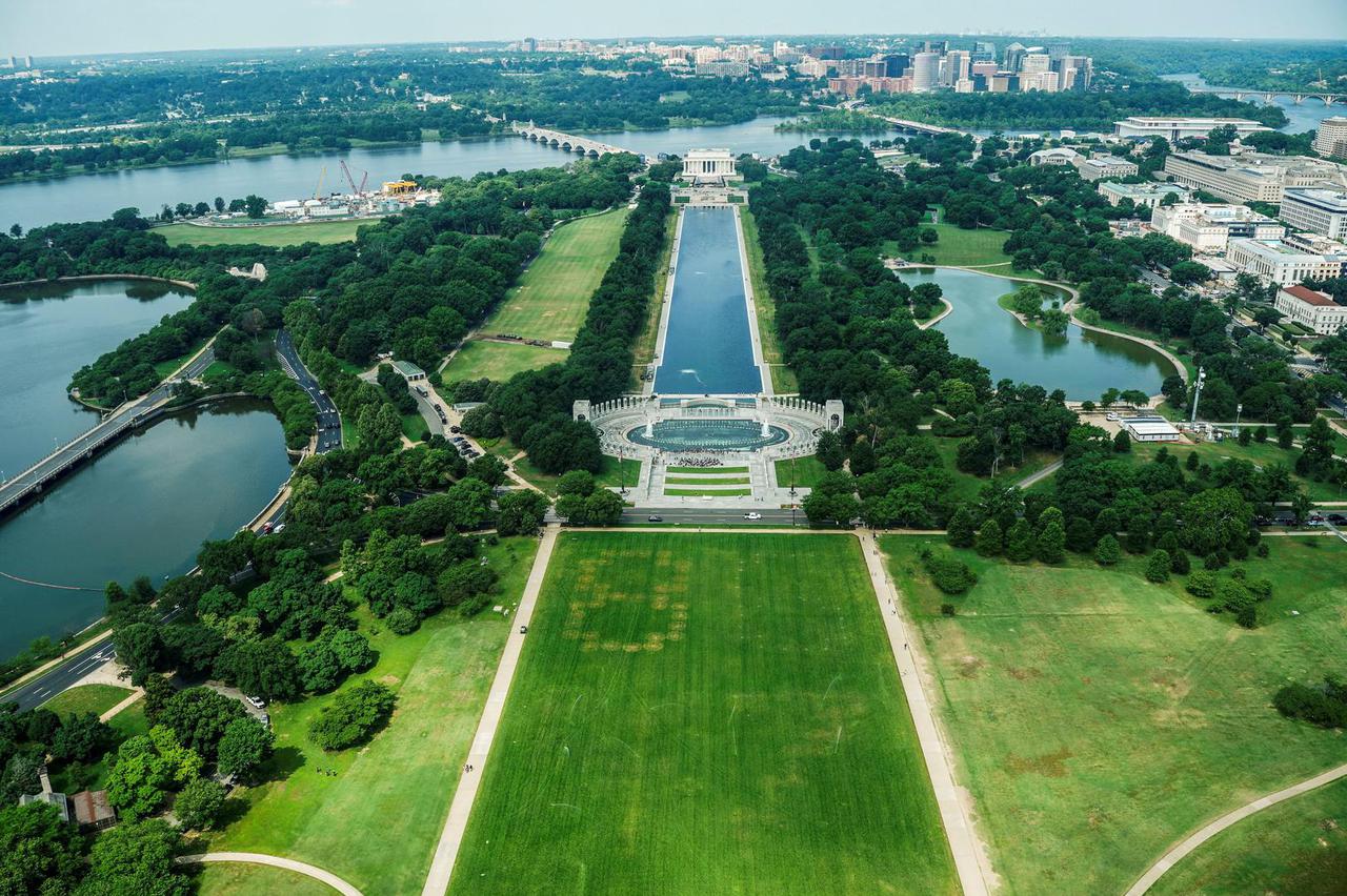 oštećen travnjak u Washingtonu