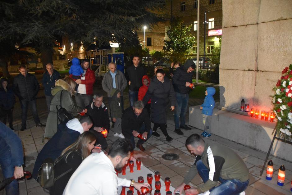 Grude uz Vukovar i Herceg Bosnu