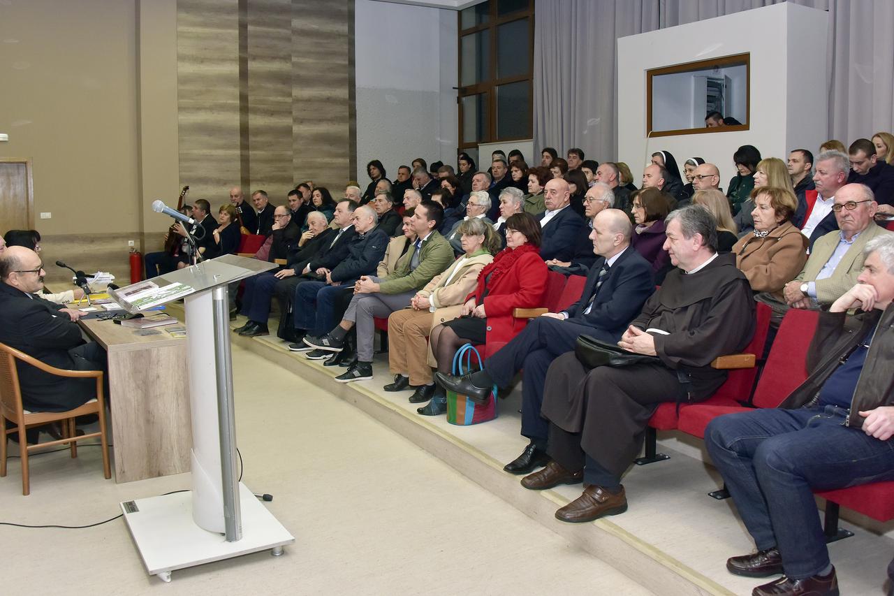 BiH;01.03.2017. Mostar;Kosaca, Predstavljanje književnog stvaralaštva Šimuna Šite Ćorića,  Predstavljaci Ivan Sivrić, predsjednik DHK HBProf. dr. Šimun Musa, akademikDoc. dr. Marina Kljajo-Radić Snimio:Stole Lasic