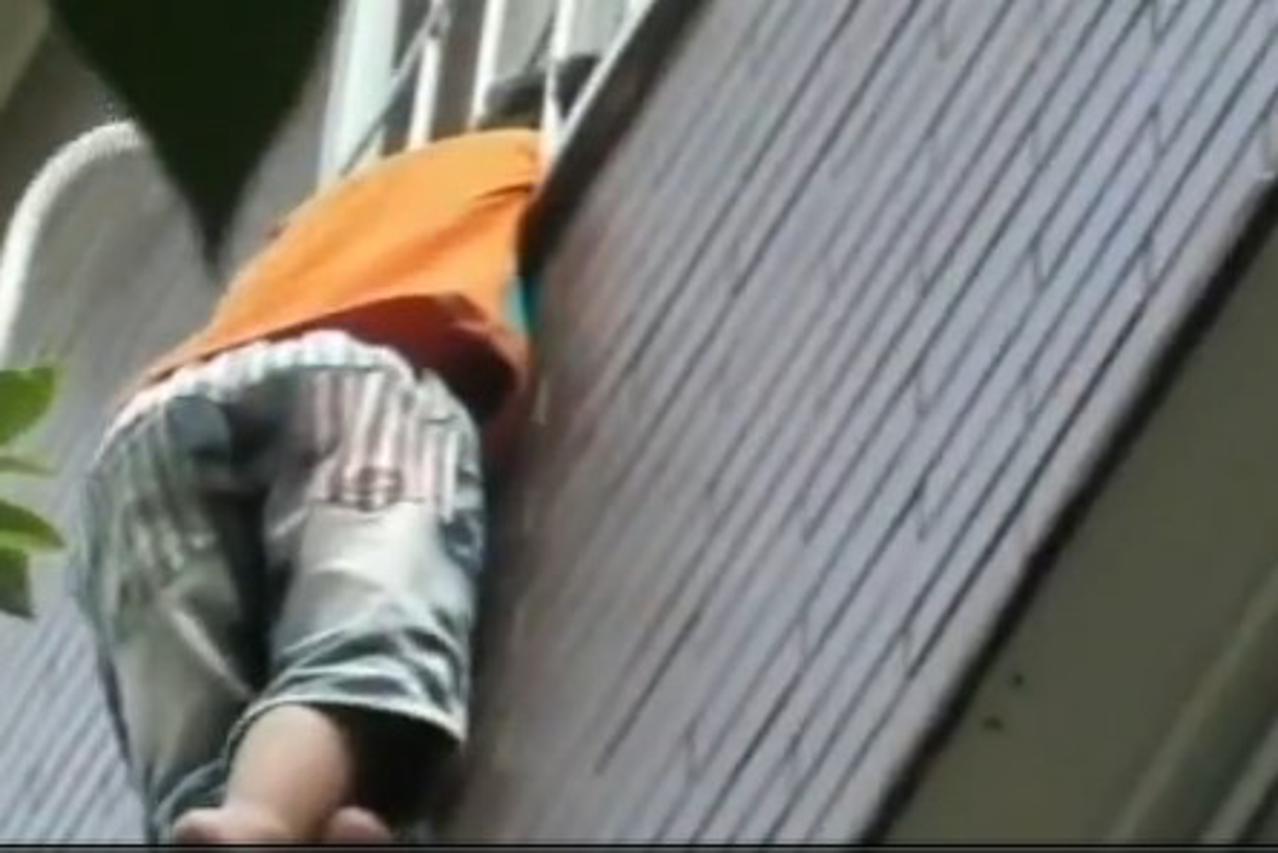 kina,dijete,zapelo,visiti (1)