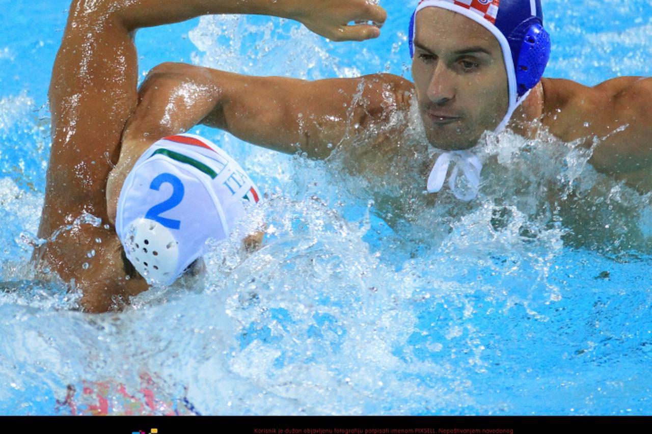 \'05.09.2010., Zagreb -  LEN EP u vaterpolu, utakmica muskih reprezentacija Italije i Hrvatske. Stefano Luongo, Frano Karac Photo: Slavko Midzor/PIXSELL\'