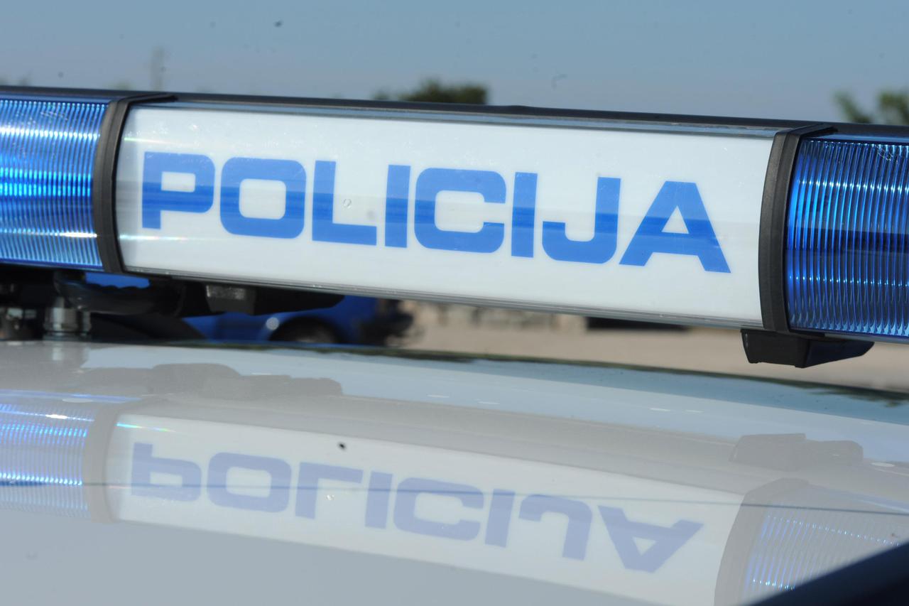 policija