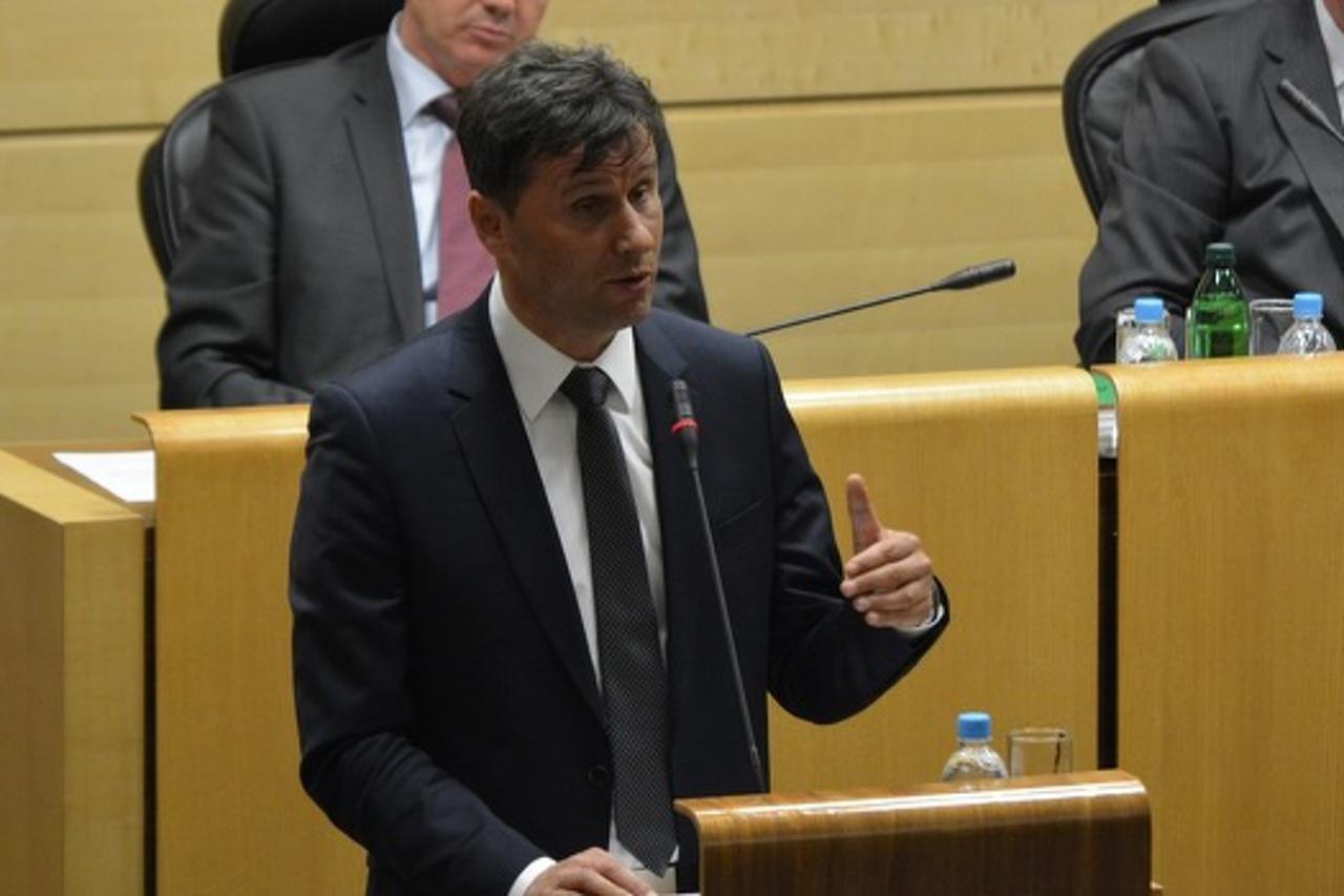 Fadil Novalić