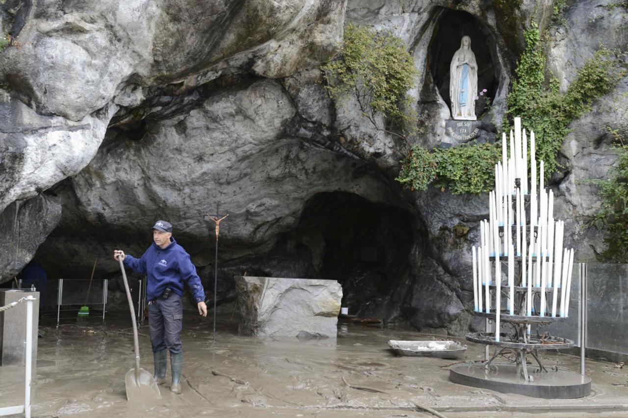lourdes,poplava (1)